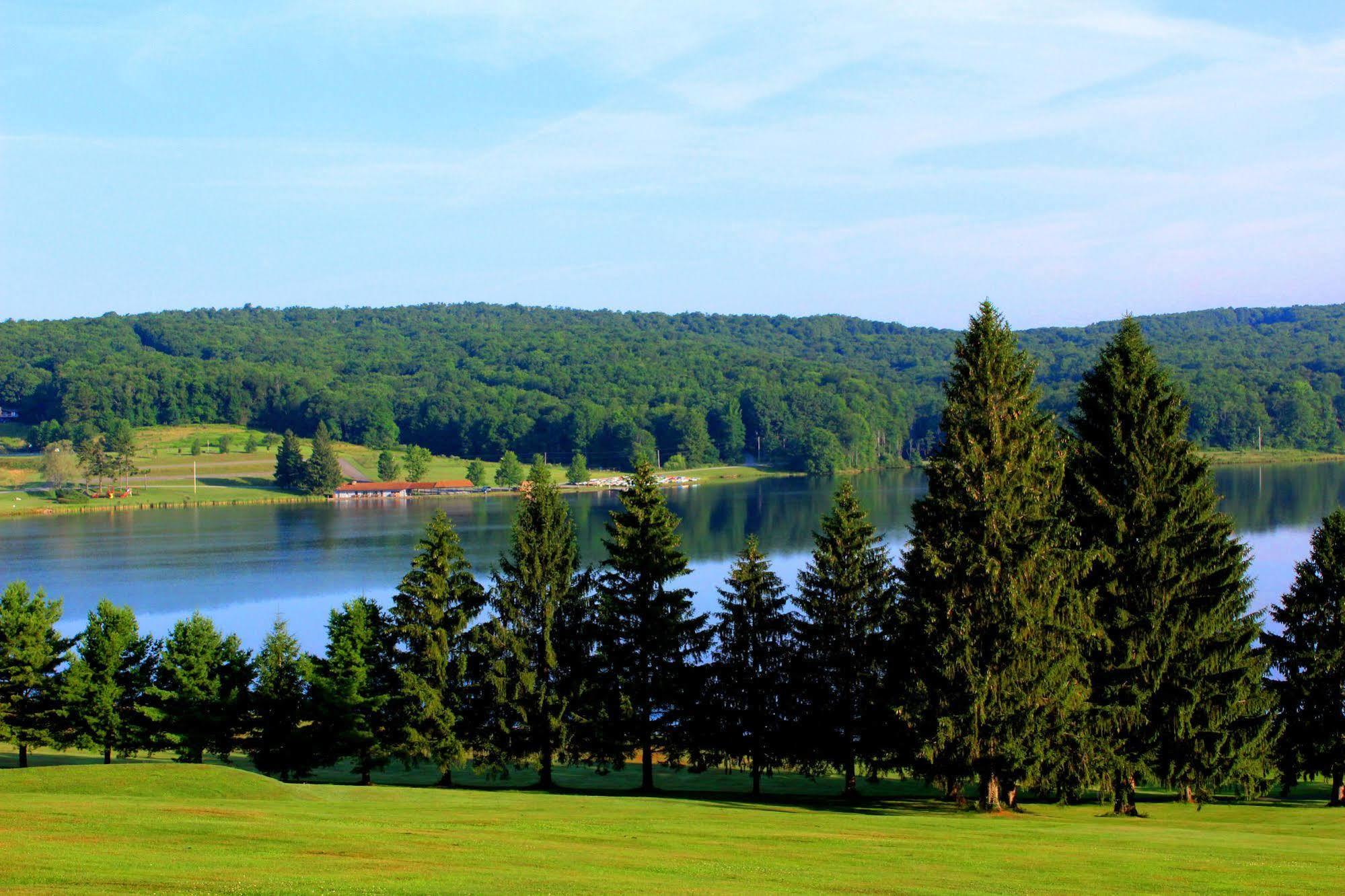 Alpine Lake Resort Terra Alta Buitenkant foto