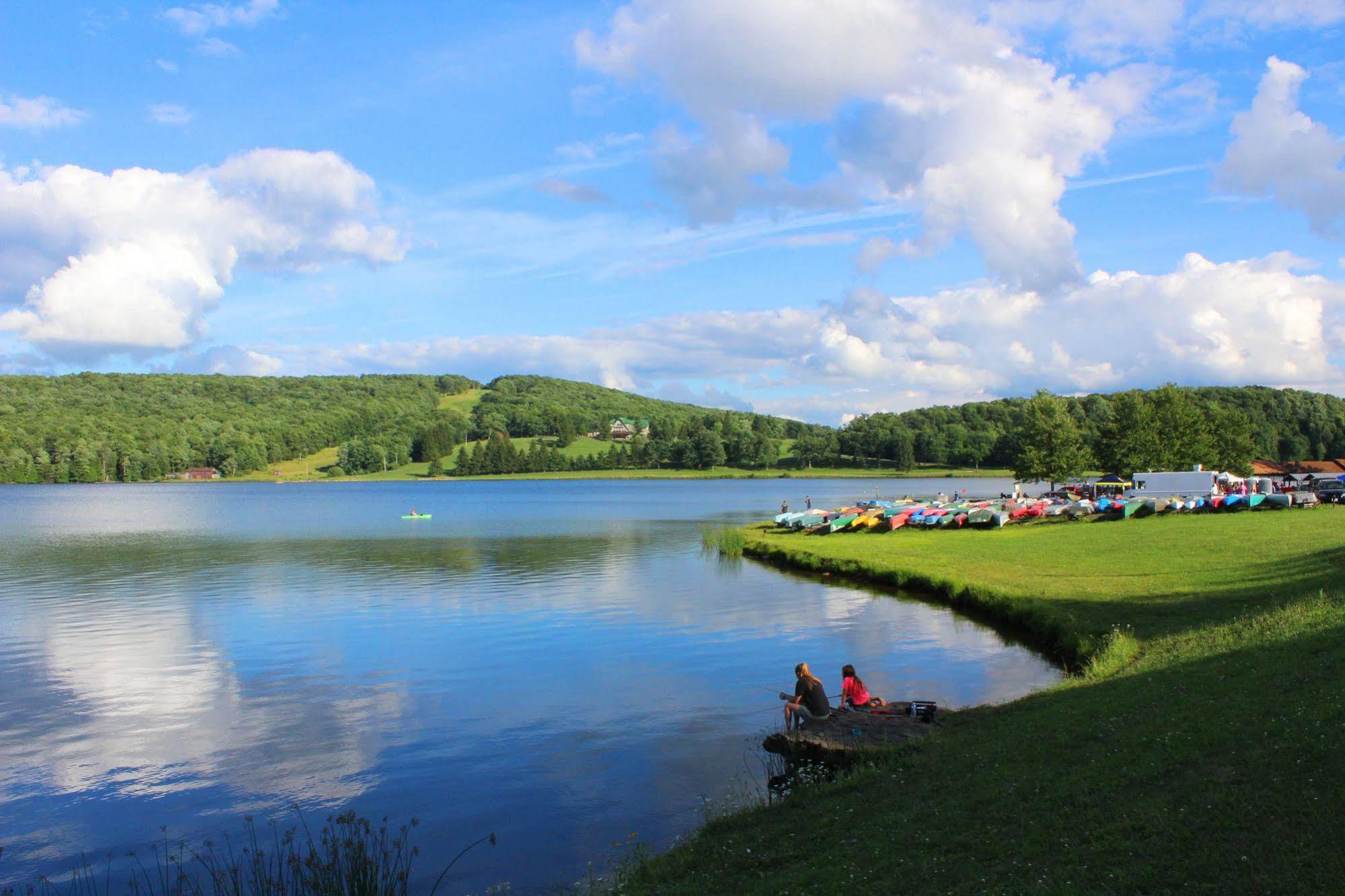 Alpine Lake Resort Terra Alta Buitenkant foto